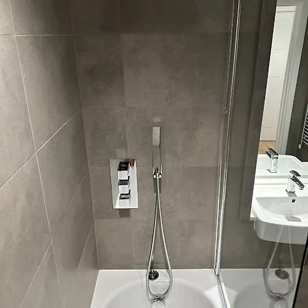 Privatunterkunft A Away From *